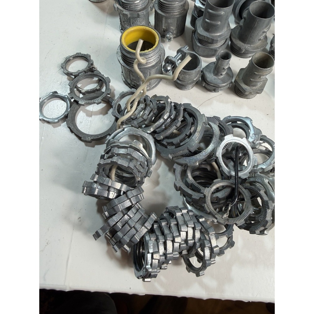 Electrical Conduit Fittings Lot: EMT Connectors, Couplings & Locknuts - Picture 2 of 15